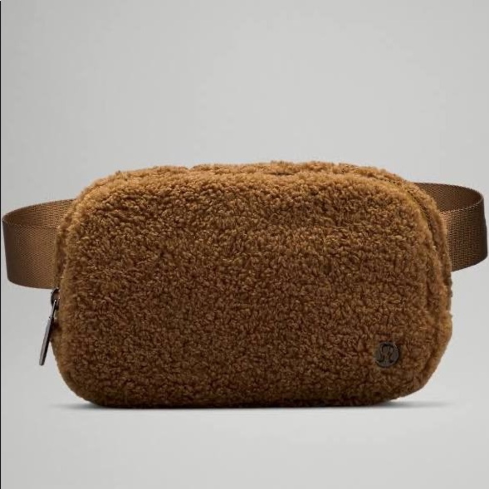 Lululemon Everywhere Belt Bag Fleece